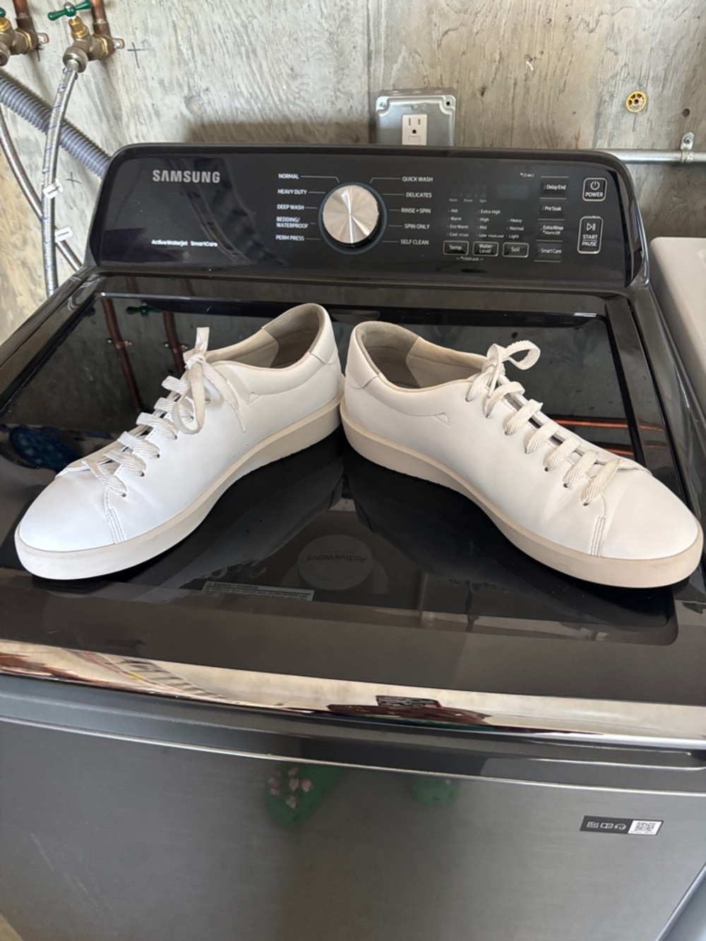 Everlane White Leather Low-Top Sneakers with Off-White Sole Women’s